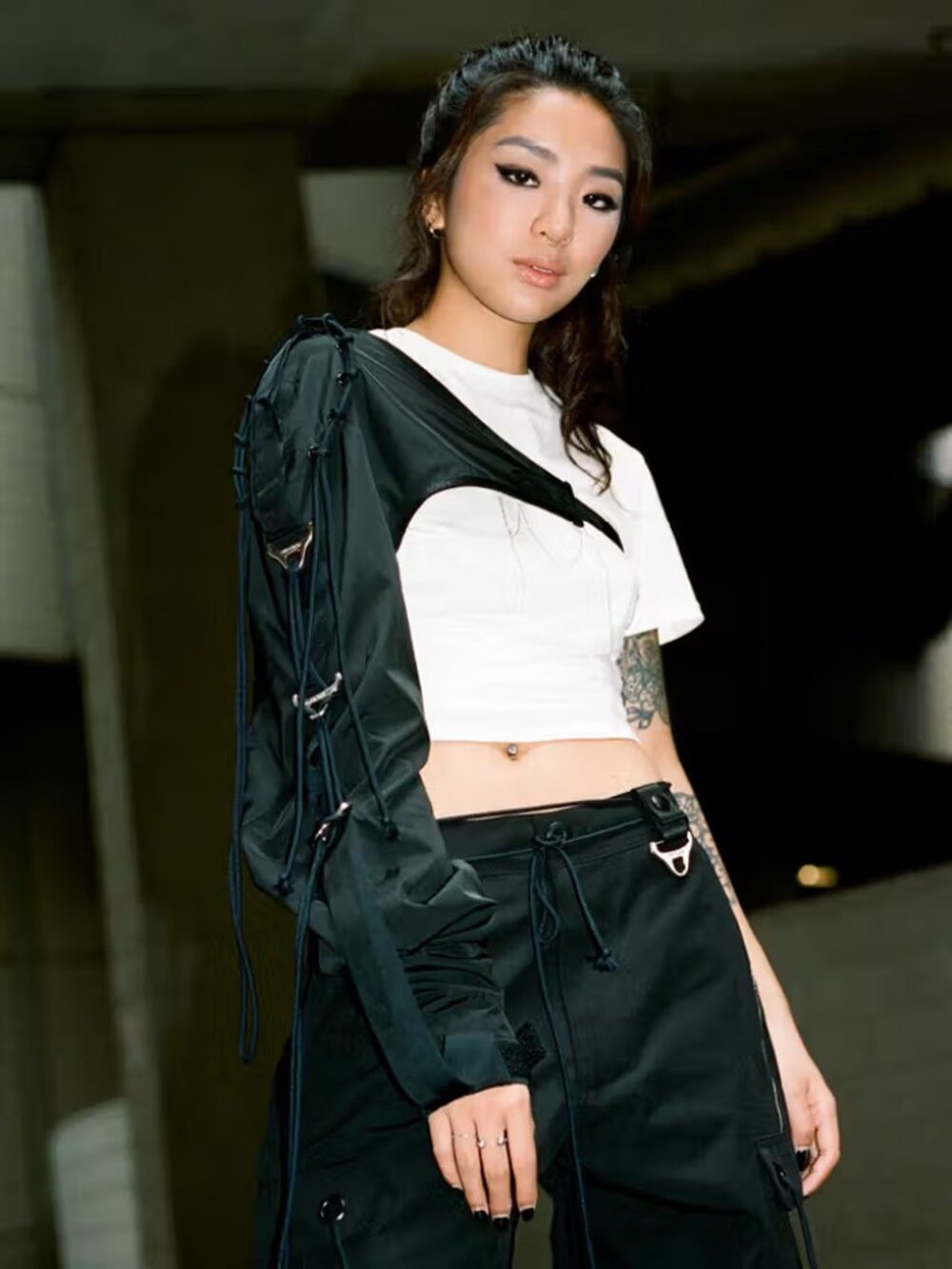 HYEIN SEO White 100% Cotton "Save Yourself" Embroidered Chain T-Shirt, Size M - Picture 6 of 14